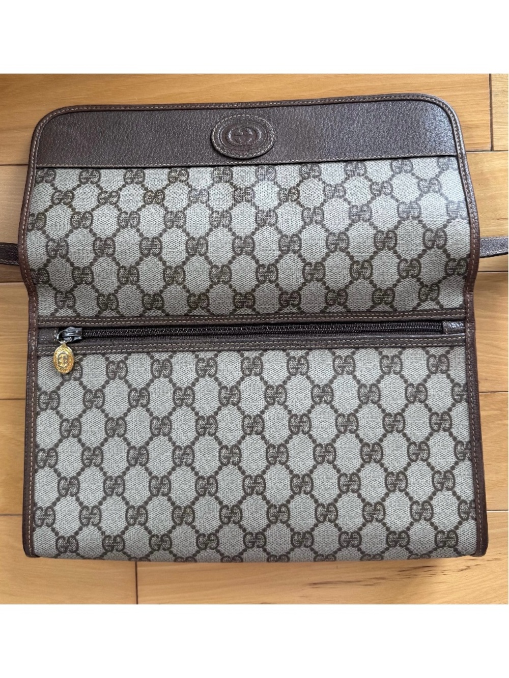 Authentic Vintage Gucci Brown Monogram Canvas Leather Flap Crossbody Clutch Bag - Picture 4 of 12